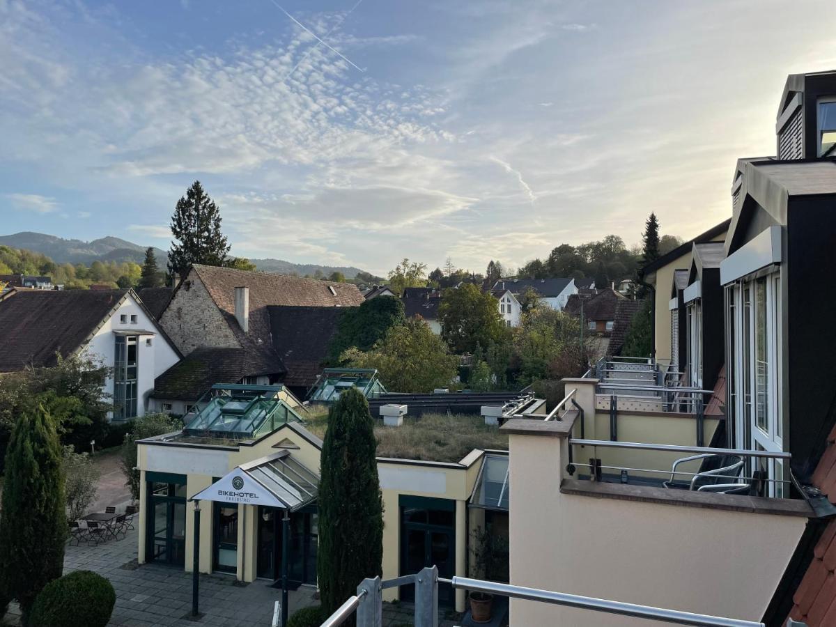Bike- Und Ferienhotel Freiburg Merzhausen Esterno foto